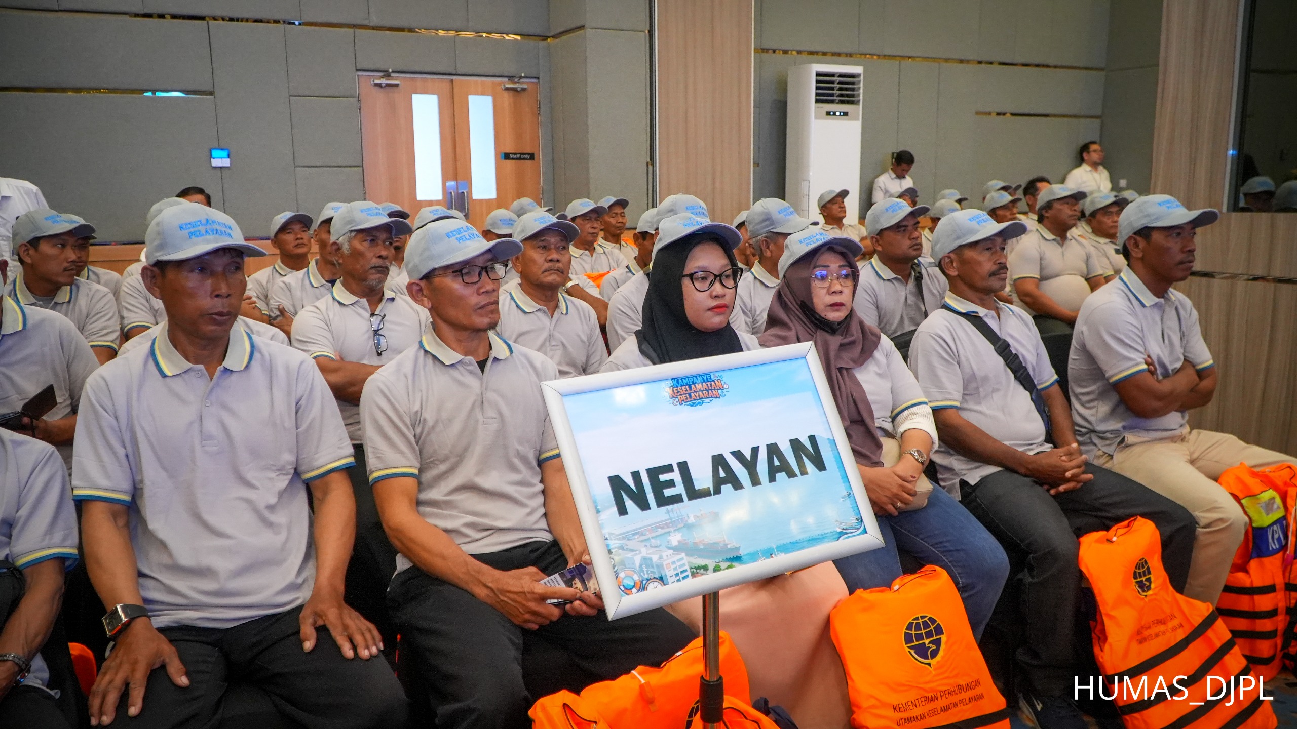 KOMITMEN BANGUN BUDAYA KESELAMATAN, KEMENHUB GENCARKAN KAMPANYE KESELAMATAN PELAYARAN DI CILACAP